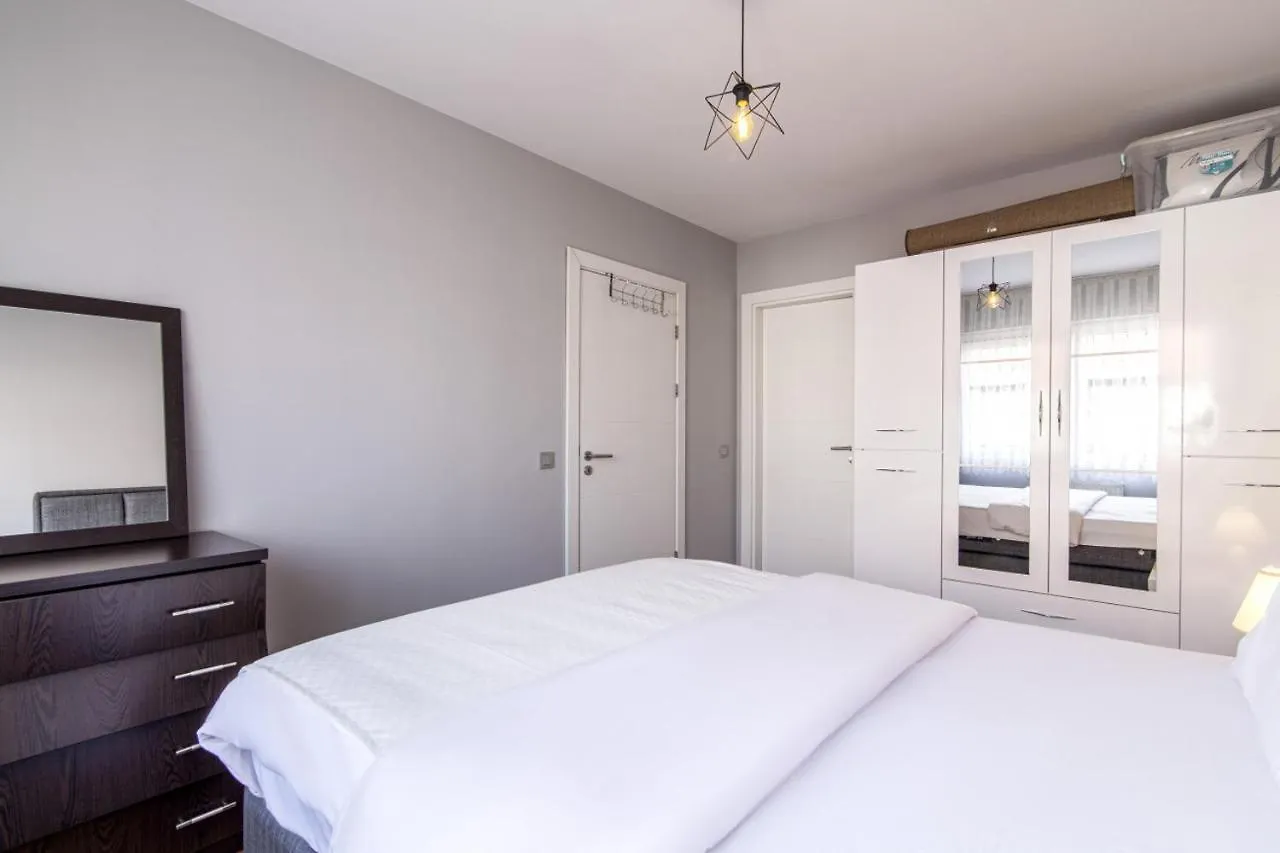 Sleek And Central Flat With Shared Pool In Sisli Istanbul Apartment