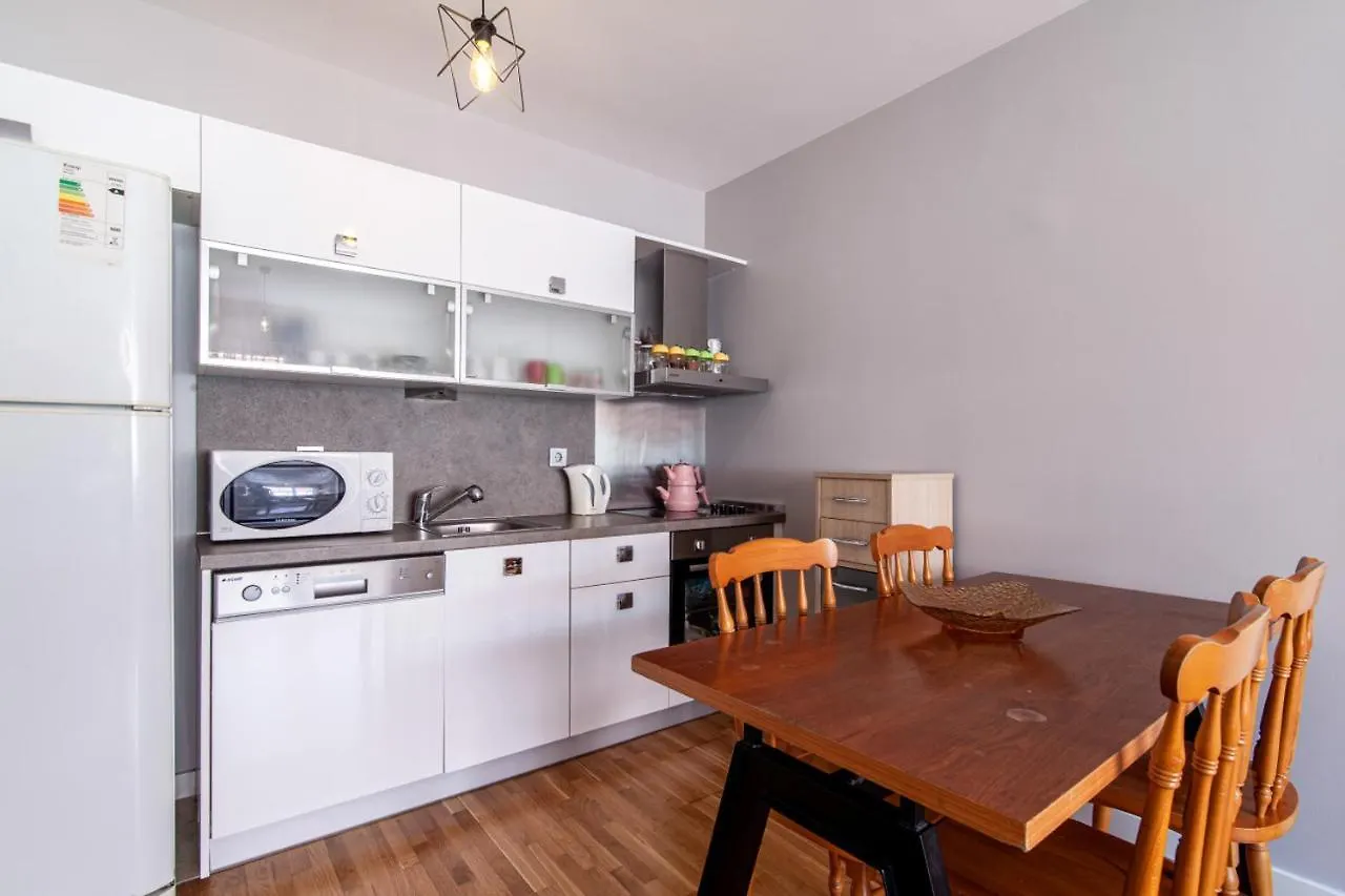 Apartment Sleek And Central Flat With Shared Pool In Sisli Istanbul